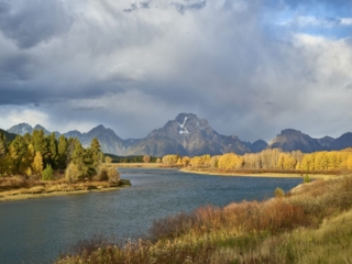 cloudy sunrise on the Oxbow Bend Tetons National Park
